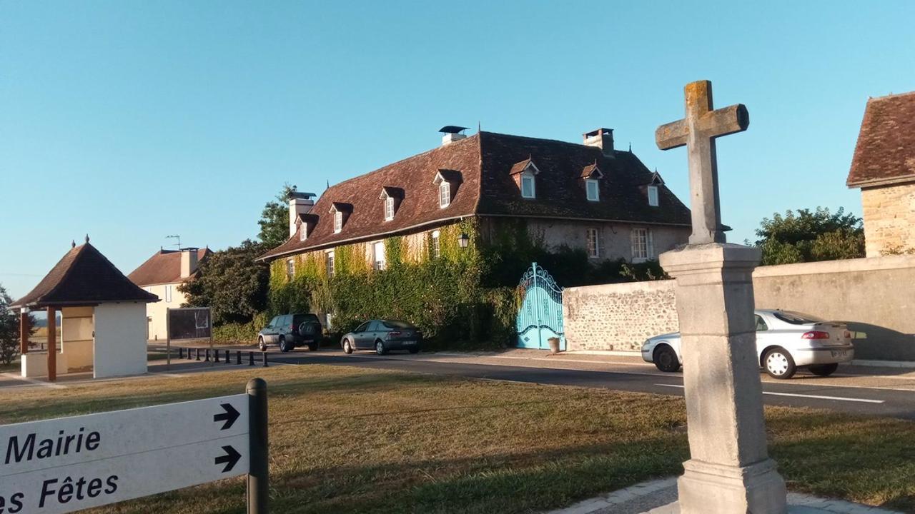 Maison Grandes Chambres Avec Cuisine -Jardin -Terrasse-Bbq Bastanes エクステリア 写真
