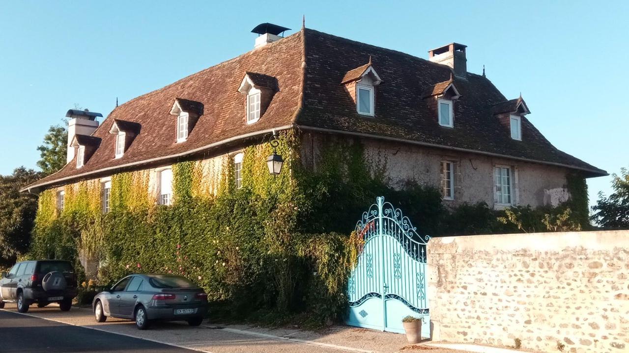 Maison Grandes Chambres Avec Cuisine -Jardin -Terrasse-Bbq Bastanes エクステリア 写真