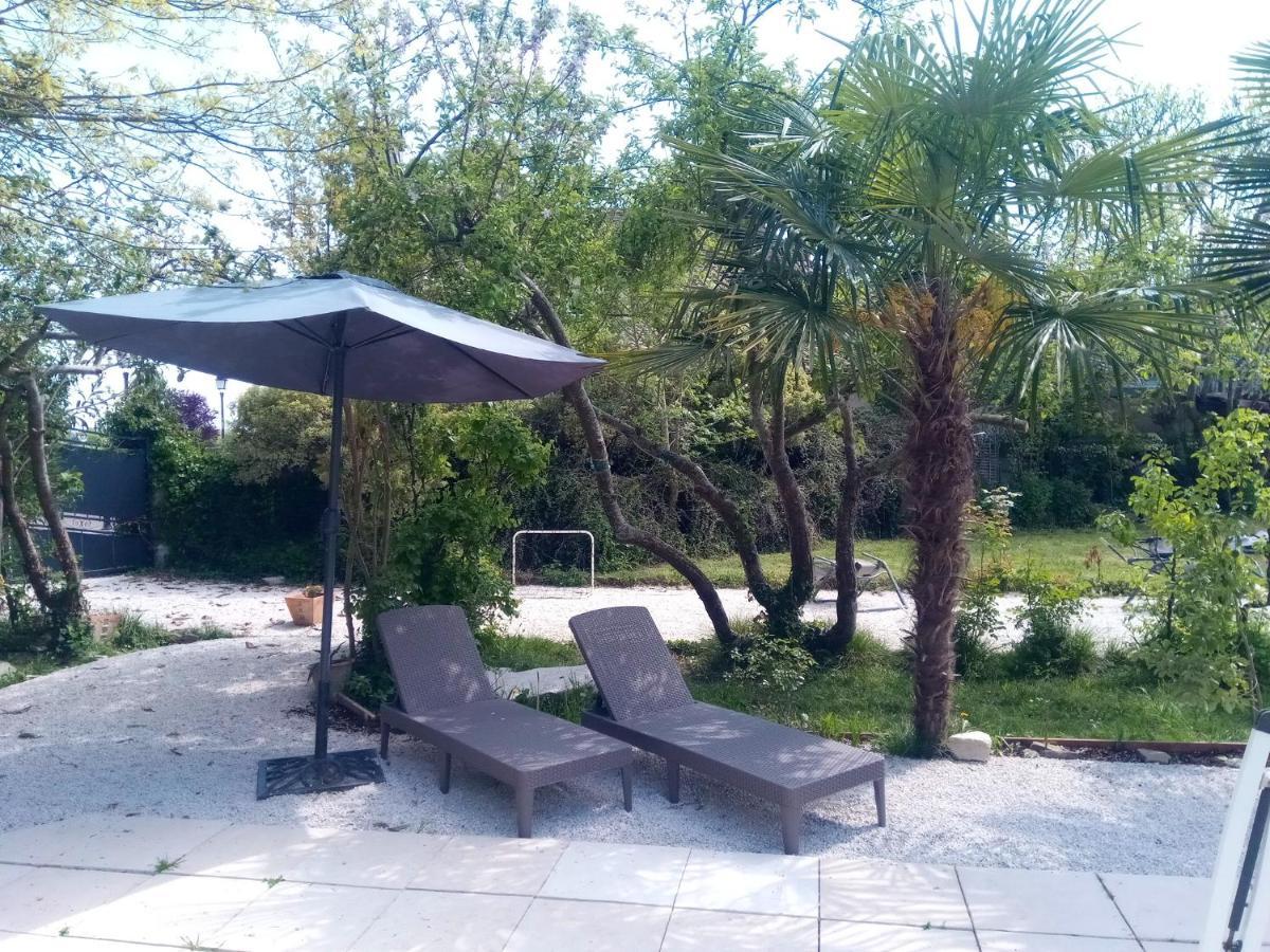 Maison Grandes Chambres Avec Cuisine -Jardin -Terrasse-Bbq Bastanes エクステリア 写真